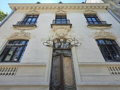 Ultracentral, 319 sqm historic villa + 306 sqm land, Arh. Ion Berindei